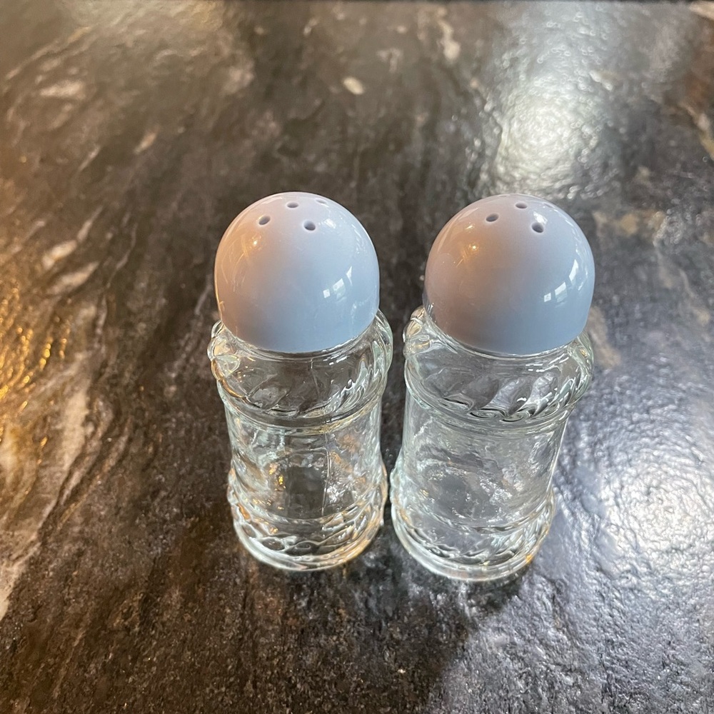 Salt & Pepper Shaker Set